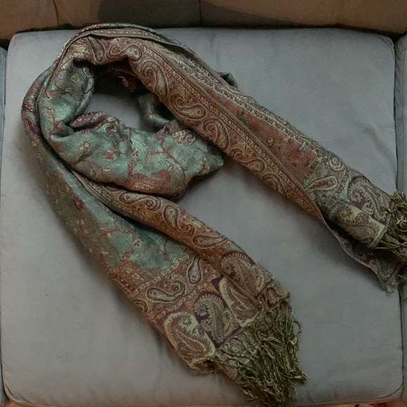 Green Brown and Gold Paisley Pashmina - Picture 3 of 4